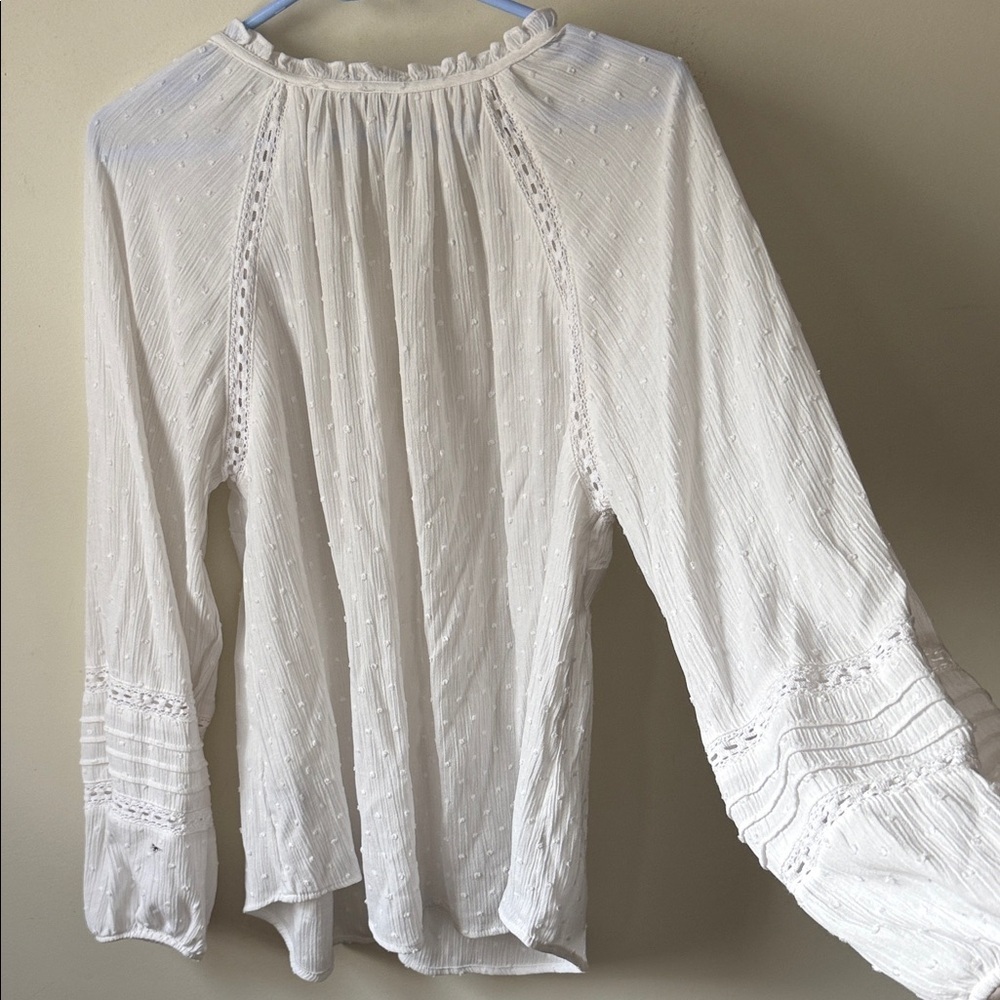 torrid White Textured Button-Front Peasant Blouse - Picture 3 of 9